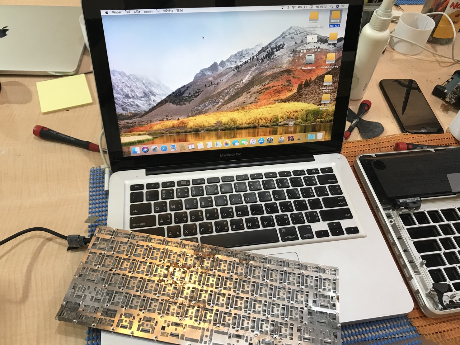 เปลี่ยนคีย์บอร์ด Mac ไม่ต้องยก Top Case