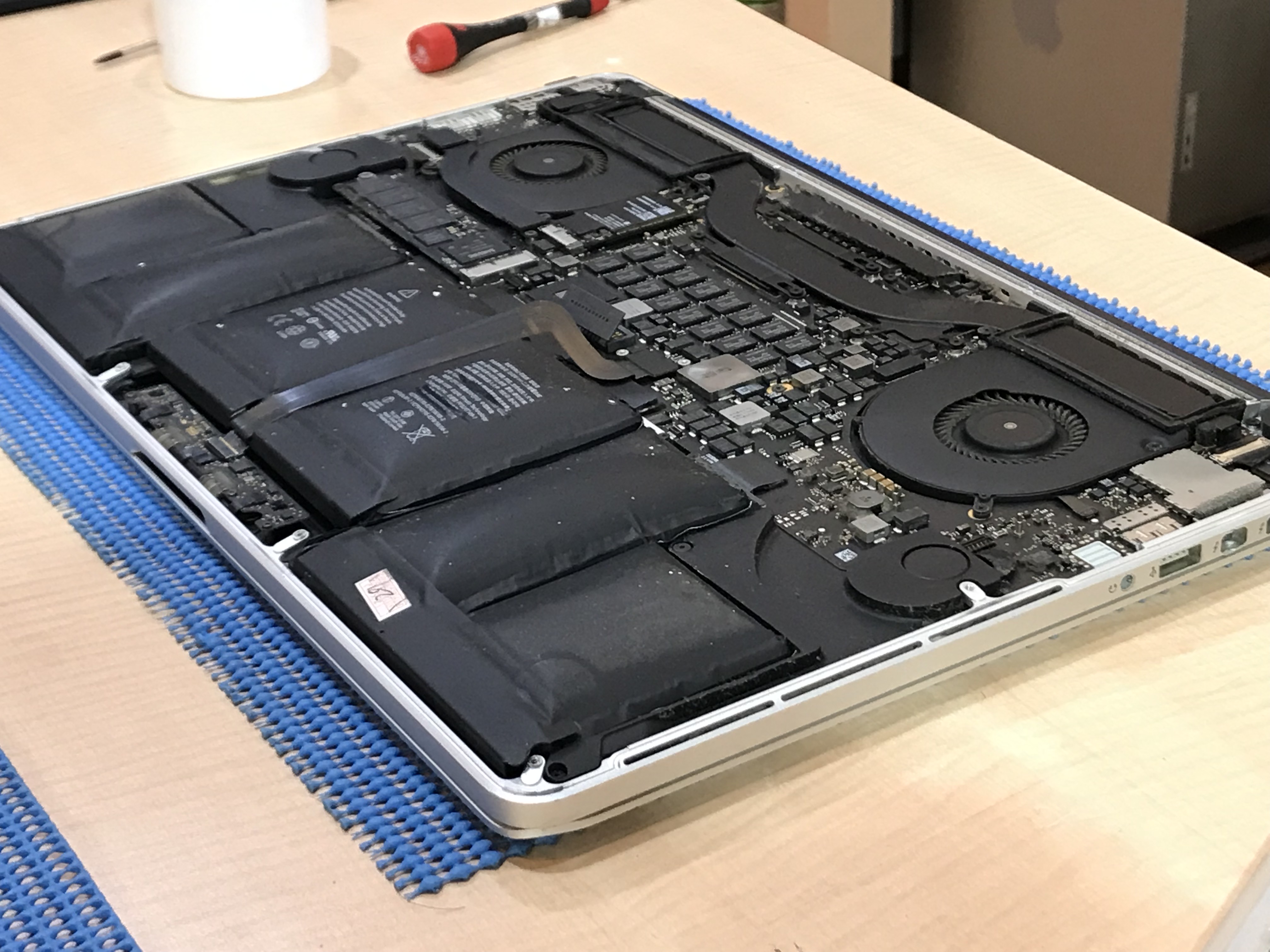 เปลี่ยนแบตเตอรี่Macbook ที่ไหนดี แนะนำ