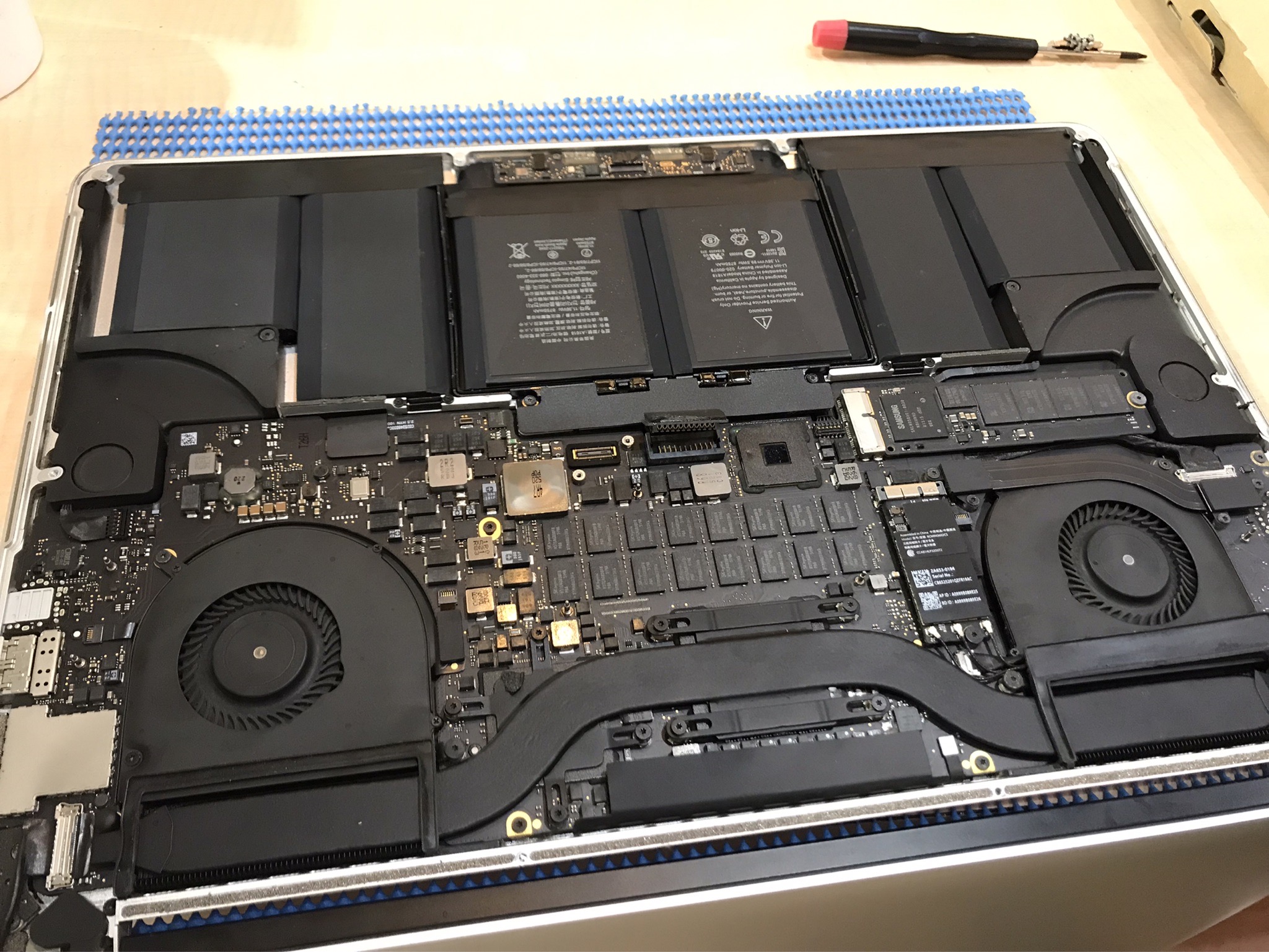 ซ่อมแมคบุ๊คที่ Siam Apple ซ่อมไม่ได้ไม่คิดค่าใช้จ่าย